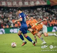 包含深圳球队备战对阵四川，齐心协力冲刺胜利的词条