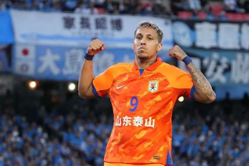 MK体育平台-关于30岁边锋米特里策加盟中超浙江队，转会费200万欧的信息