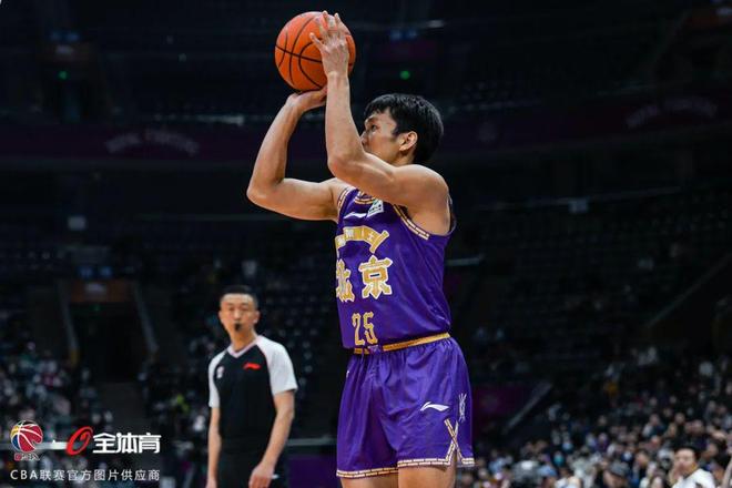 广西男篮连胜收官，豪气逼人